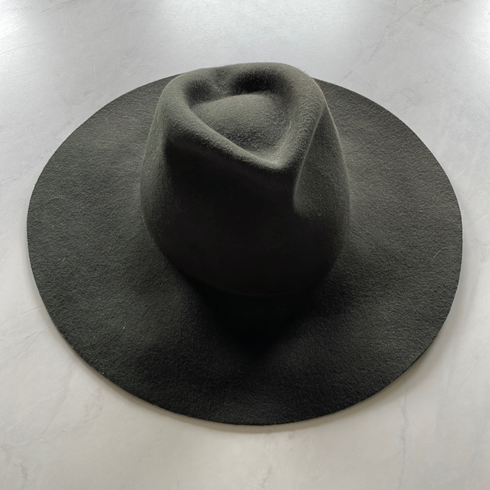 The perfect wool hat for fall 🍂🍁 by Biltmore for Madewell
